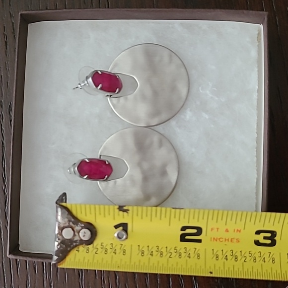 Kendra Scott Deena Drop earrings in bright pink and silver tone Excellent condit - Picture 6 of 8